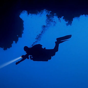 technical diver on CCR in the blue hole arch most famous dive site that took many divers lifes