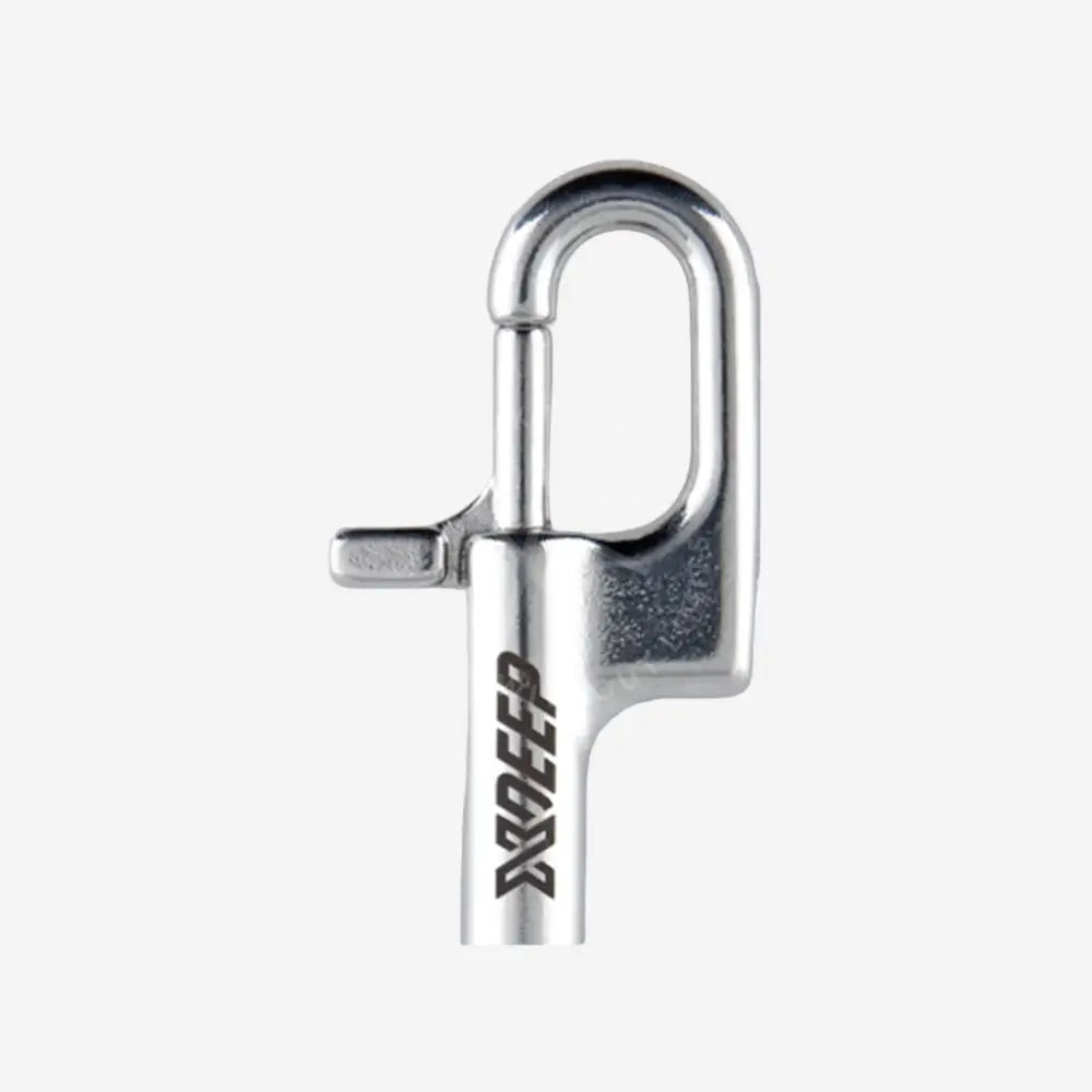 XR_Explorers_X-Deep_Large_bolt_snap_Closeup