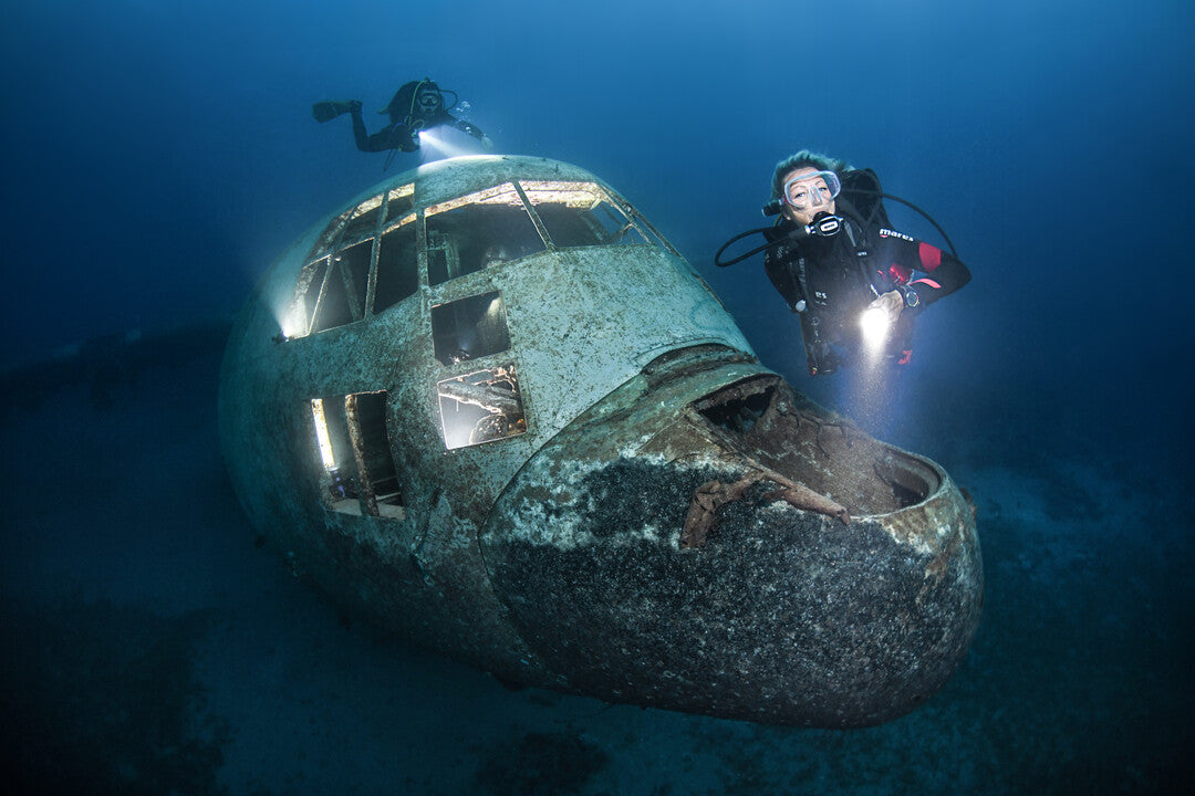Promotional image for SSI Wreck Diving course featuring an underwater shipwreck with the SSI logo and the text 'WRECK DIVING'.