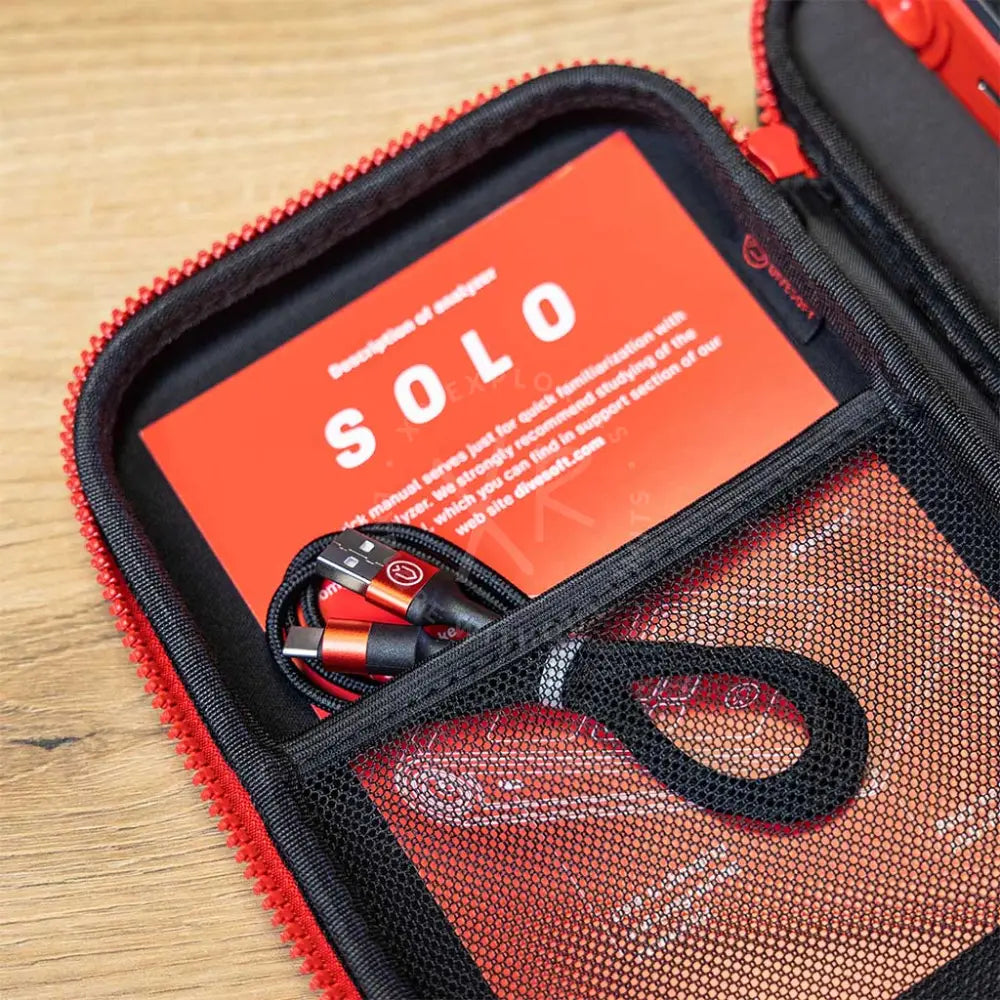 Compact ABS body of Divesoft SOLO analyzer ideal for traveling divers in Saudi Arabia