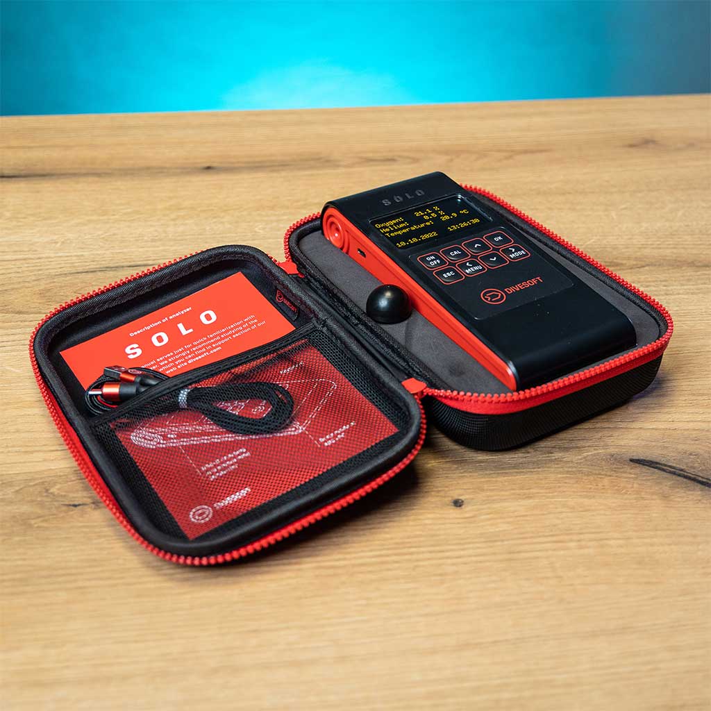 Technical diver utilizing the gas mixing calculator feature on the SOLO analyzer in Oman