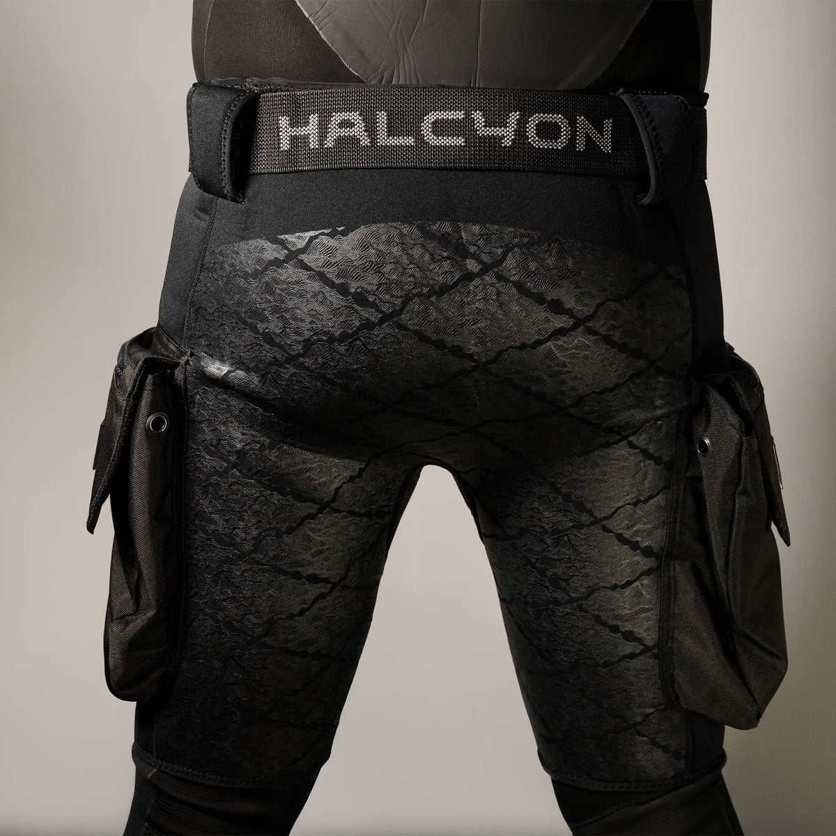 Halcyon Tech Dive Shorts – Neoprene Cargo Pockets